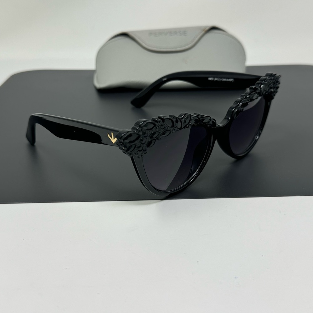 PERVERSE Sunglasses Eros black